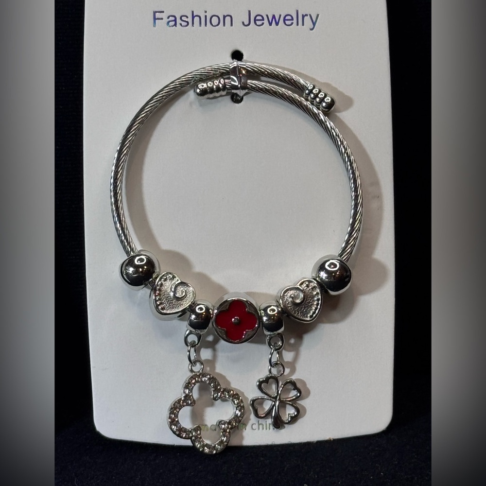 Silver Tone Sparkling Adjustable Bracelet Hearts & Red Clover Charm Bra…